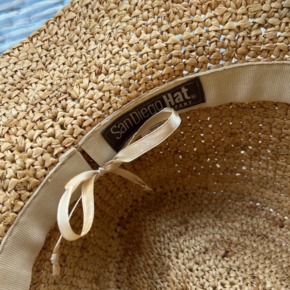 San Diego Crochet Raffia Bucket Hat, One Size, New with Tags - Picture 3 of 6